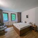 Waldhotel & Restaurant Stieglitzenkrug * Feldberger Seenlandschaft