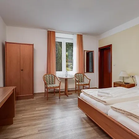 Waldhotel & Restaurant Stieglitzenkrug Szálloda Feldberger Seenlandschaft